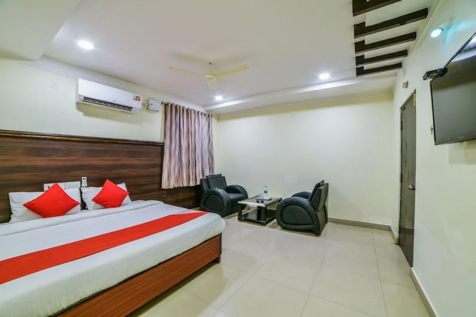 OYO 24288 Surya Teja Residency