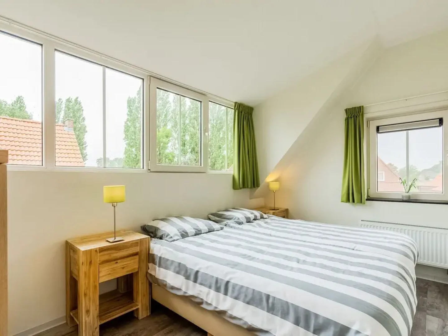 Breskens Haven: Relax, Explore & Dine