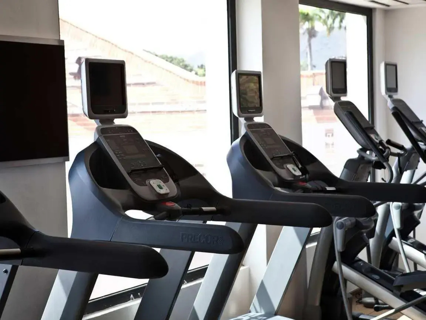 Embassy Suites Valencia Downtown