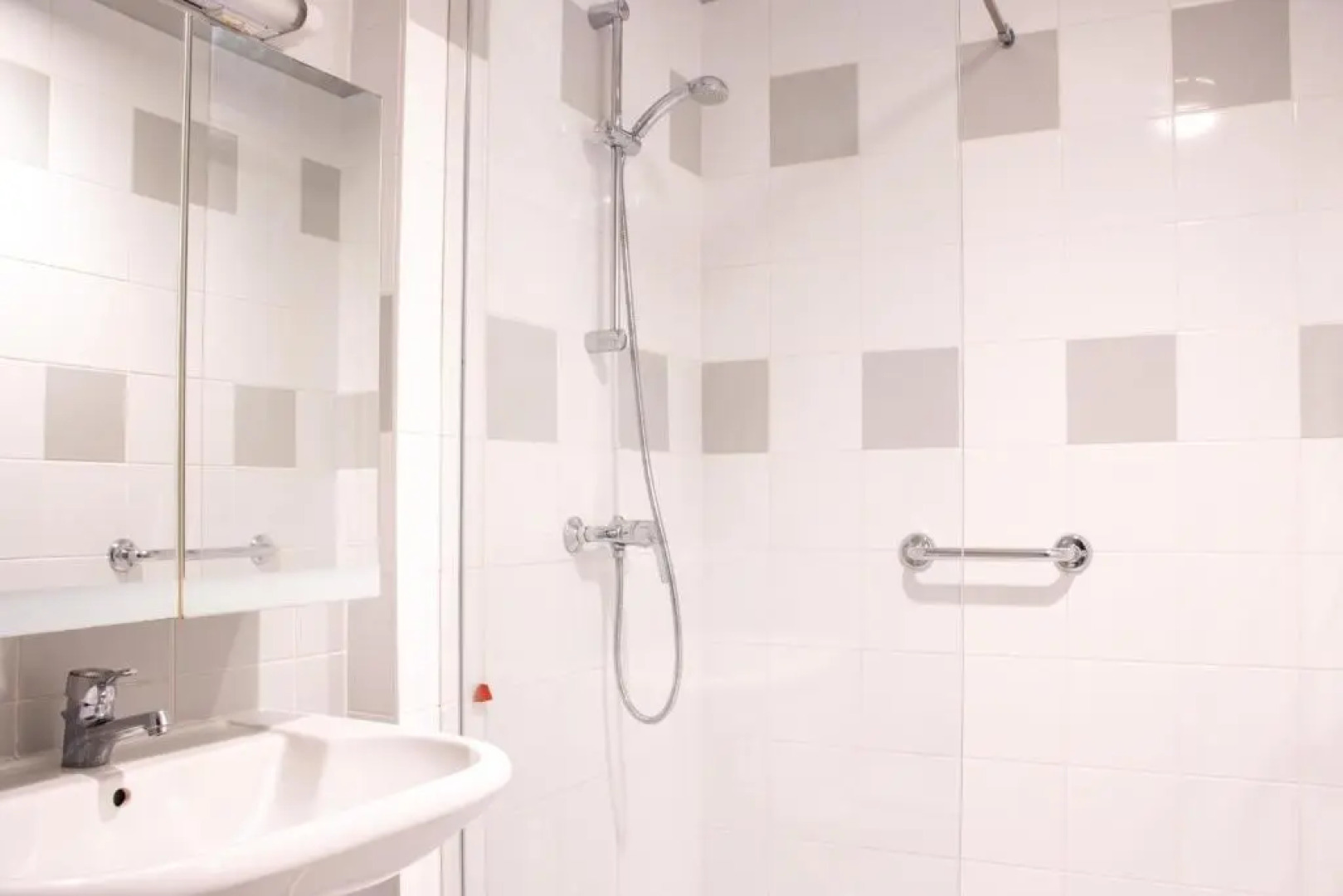 LE 12 CARNOT - Sérénité assurée dans ce grand studio