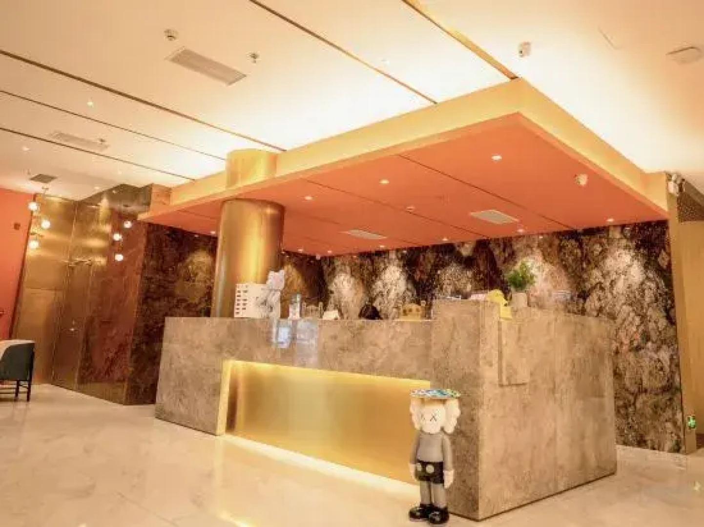 No.1 International Hotel