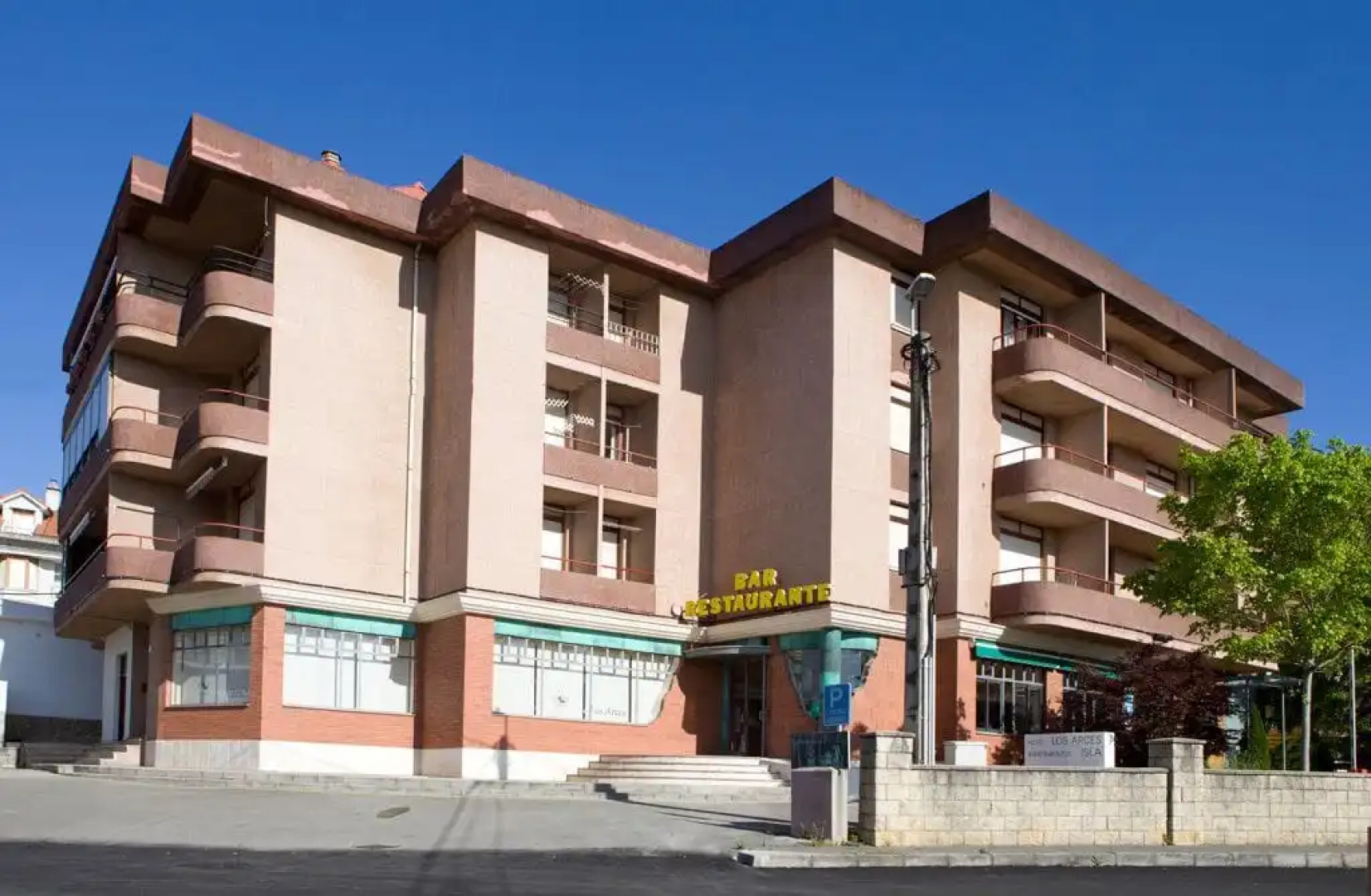 Los Arces de Isla Hotel & Apartamentos