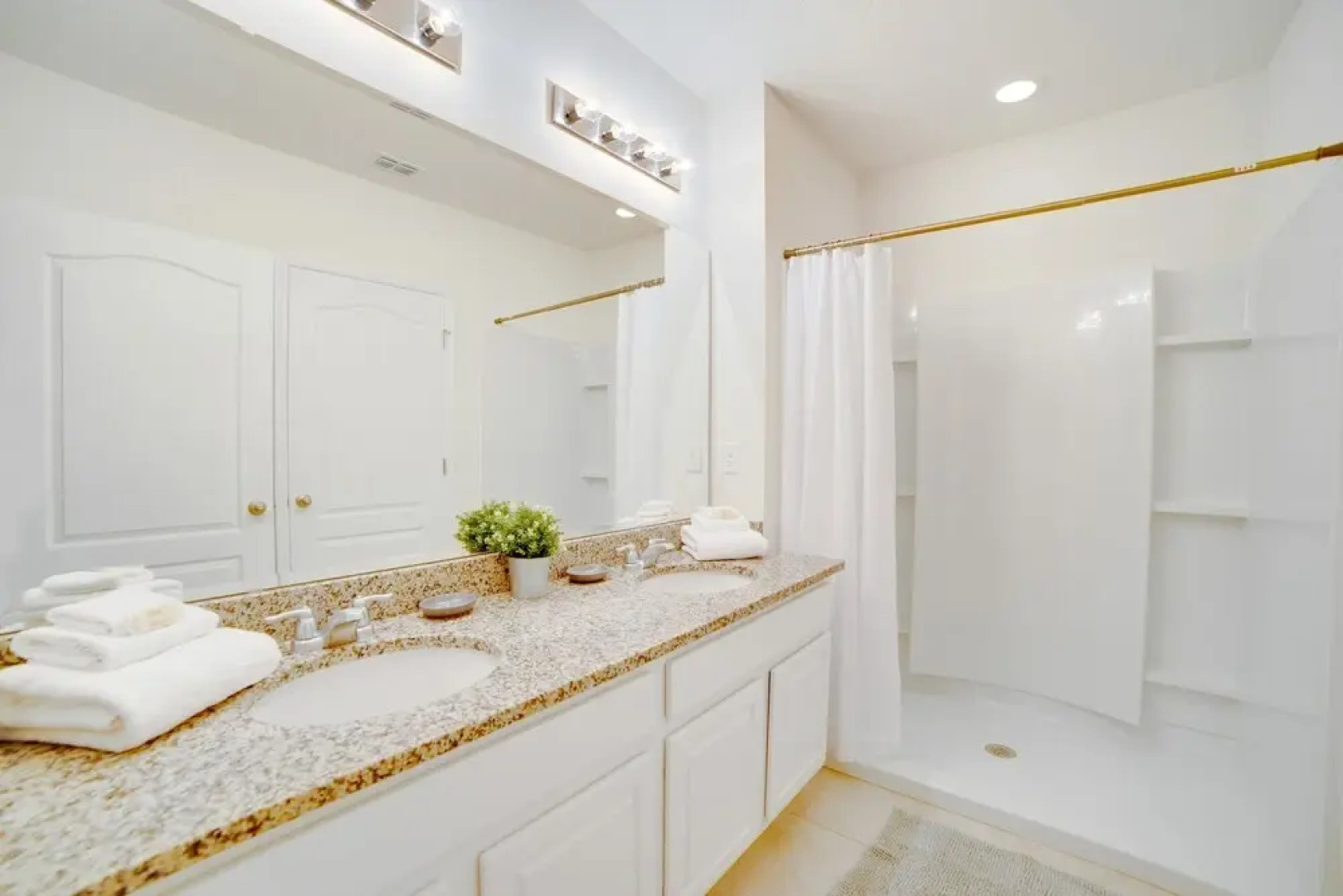 Oakshaddows Villa Windsor At Westside