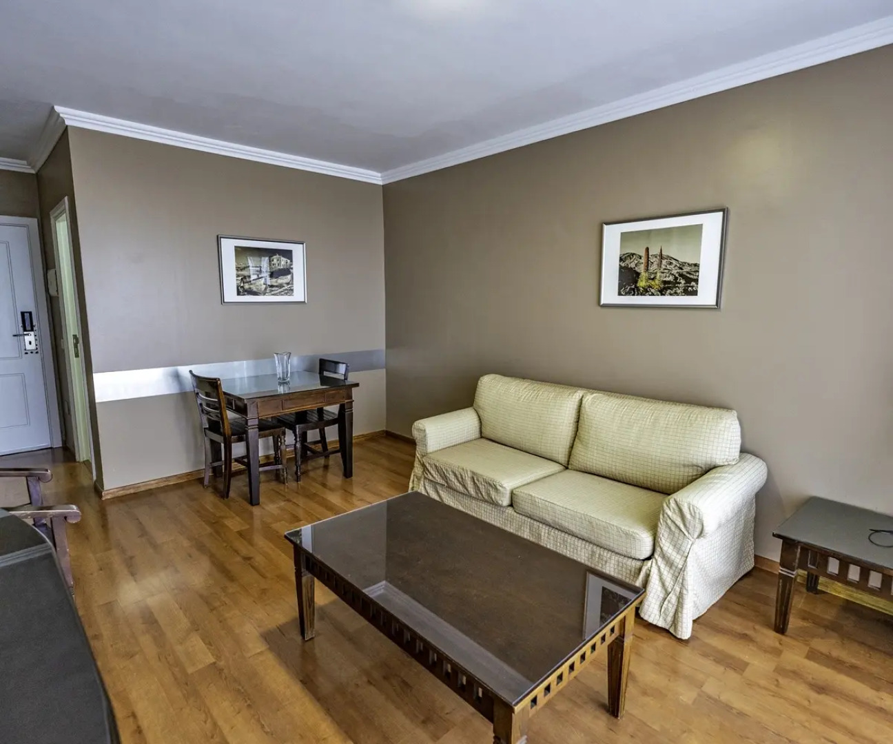 Coral La Quinta Park Suites