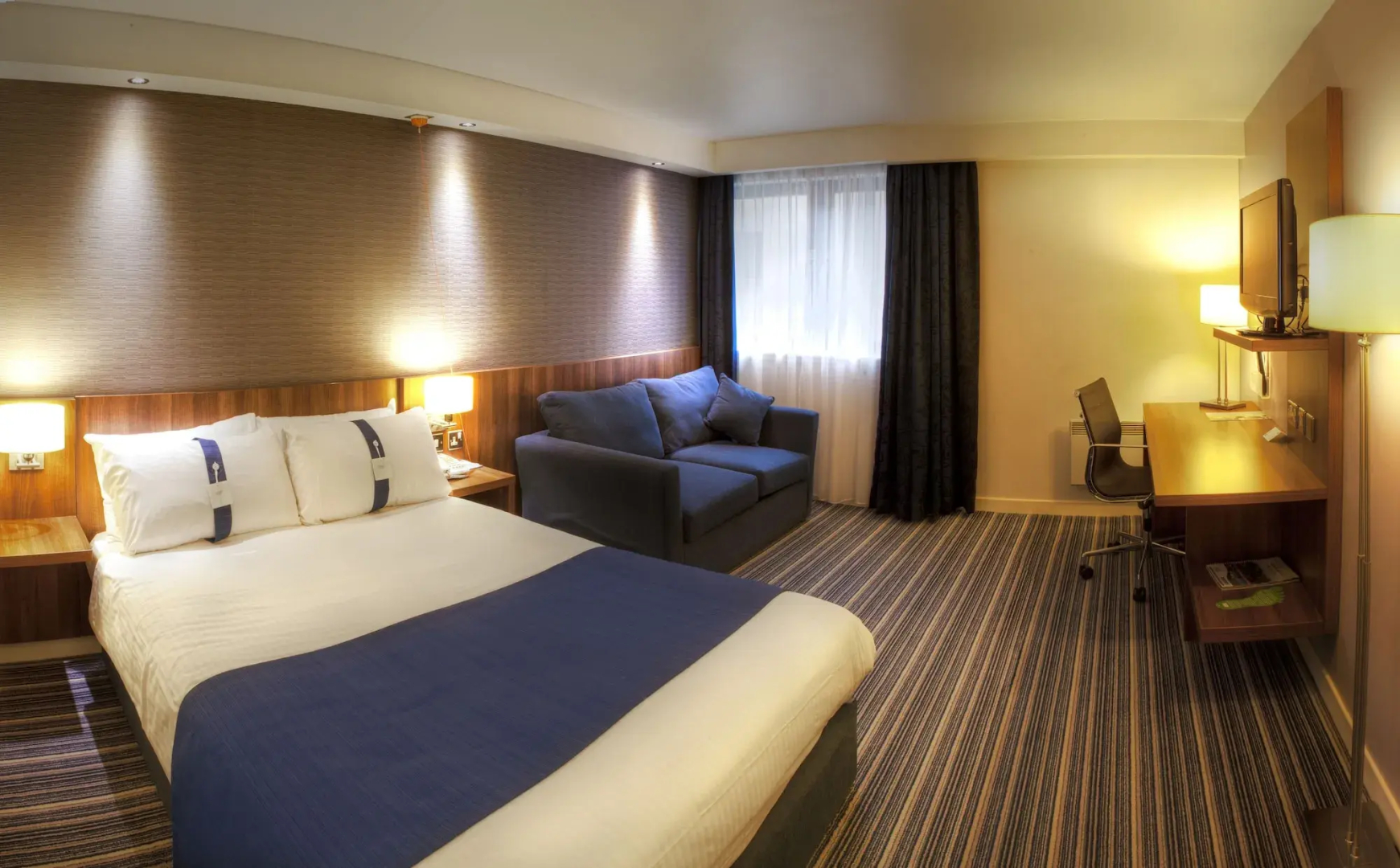 Holiday Inn Express Edinburgh Airport by IHG