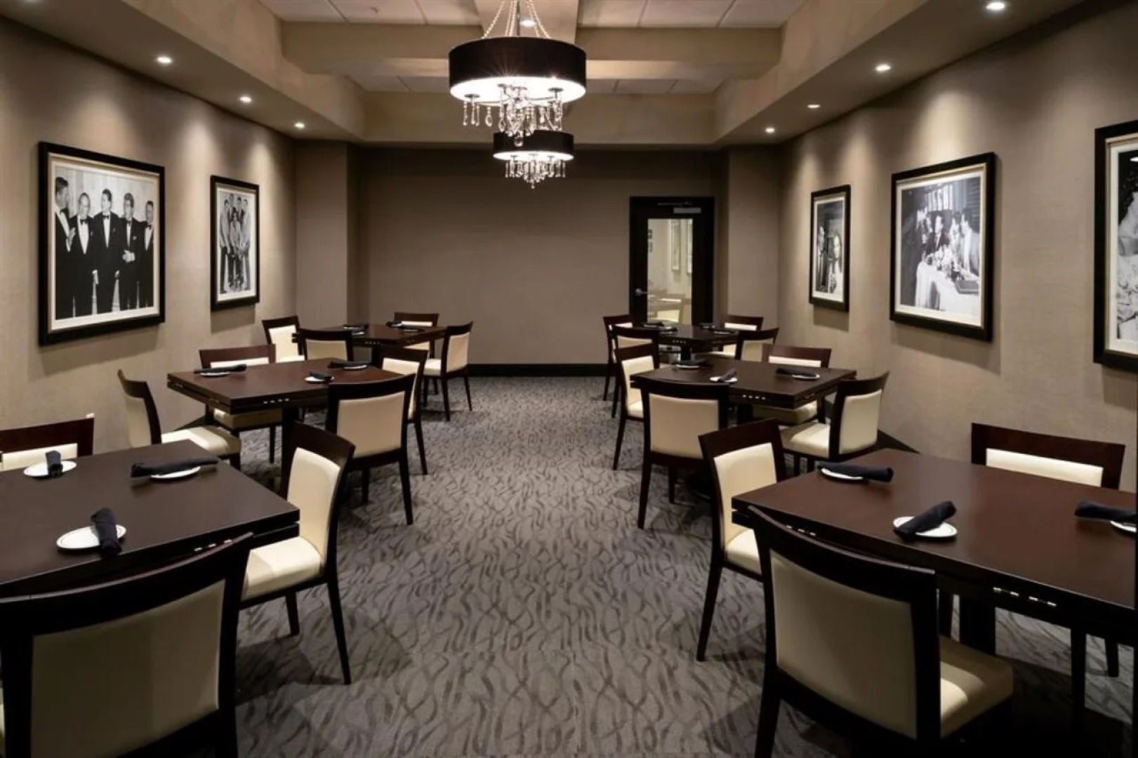 Holiday Inn Hotel & Suites Farmington Hills - Detroit NW by IHG