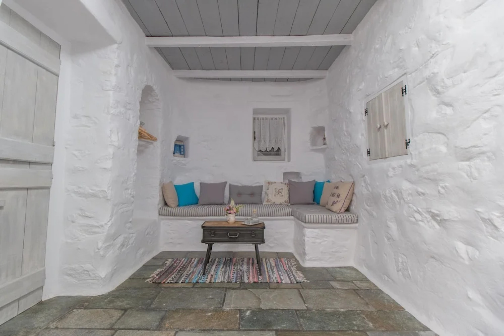 Faros Villa small hotel & restaurant