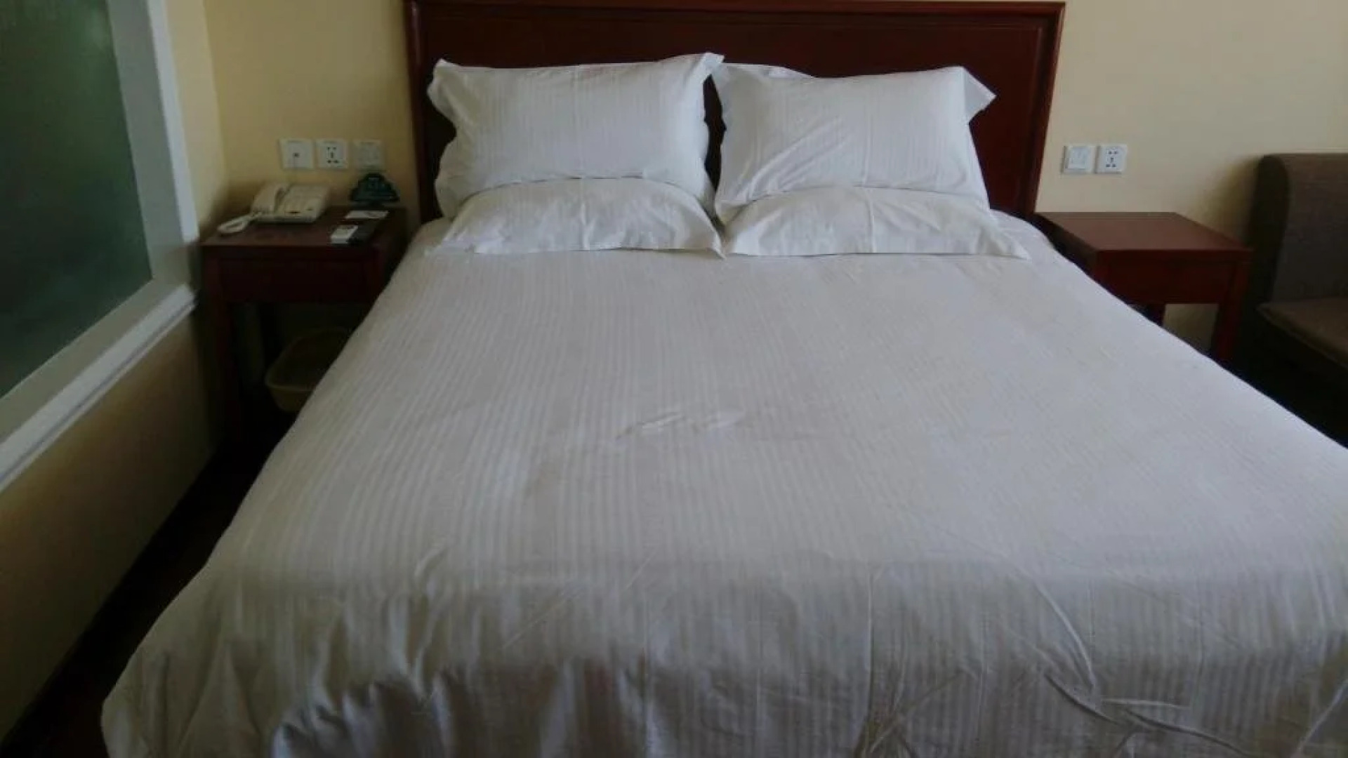 Changbaishan Huaying Business Hotel