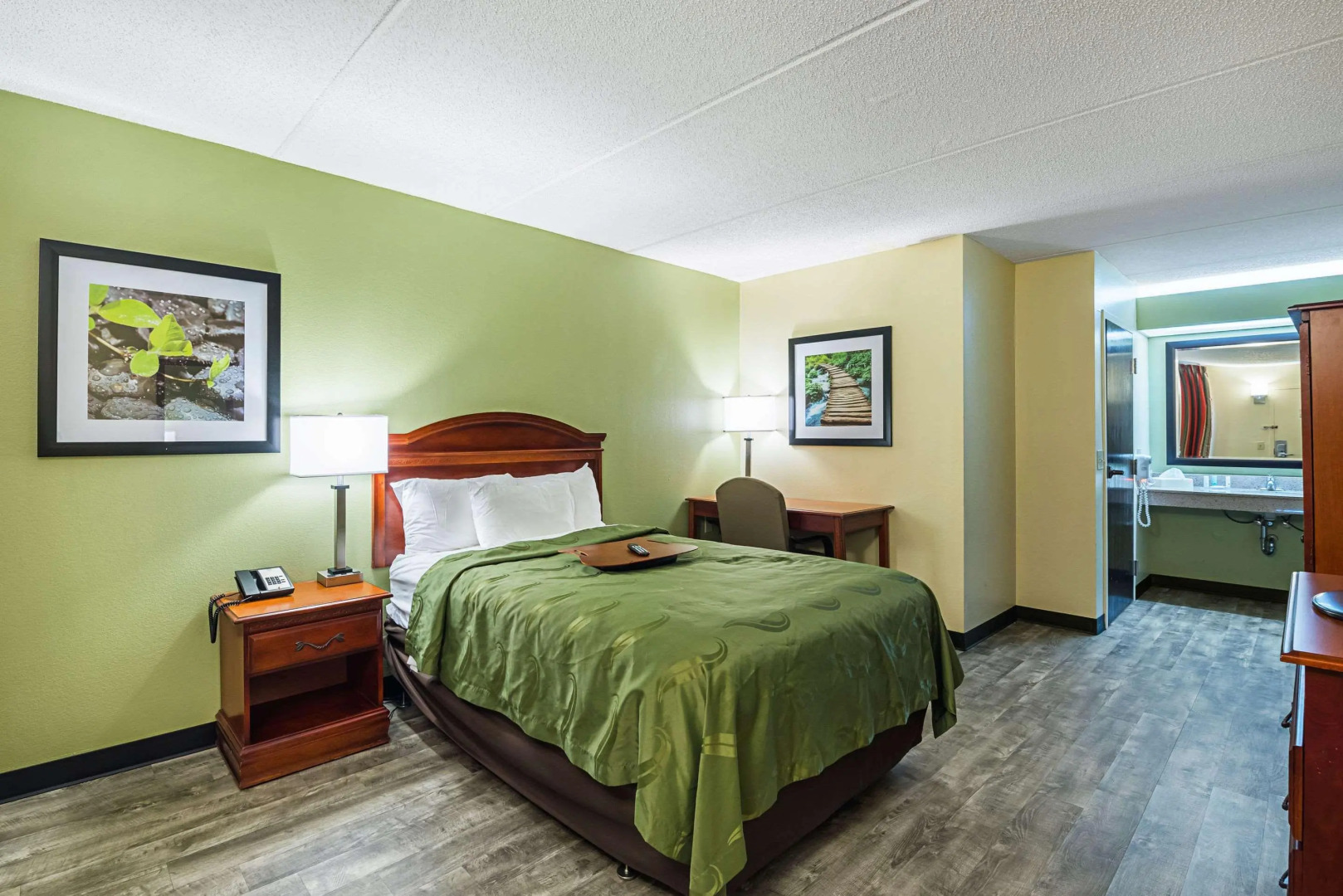 Quality Inn Airport - Southeast