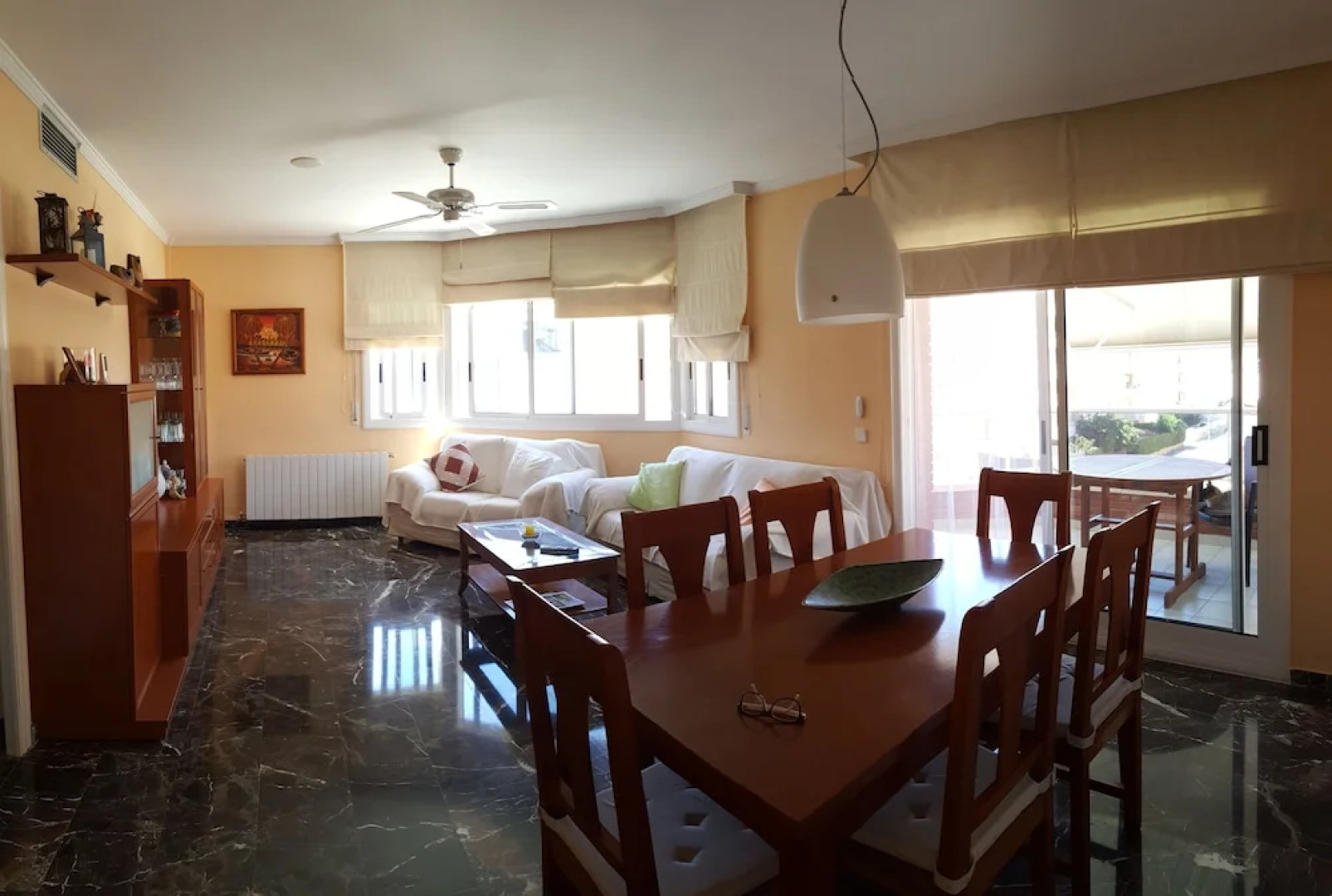 Apto luminoso con piscina y vistas mar