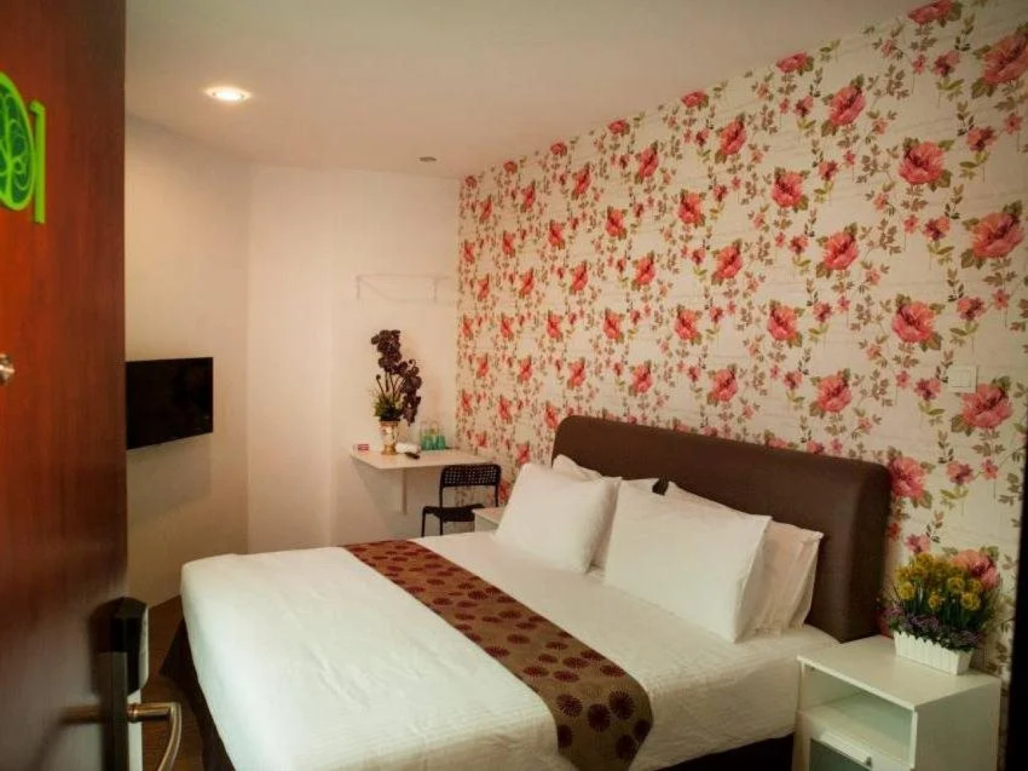 Treez Inn