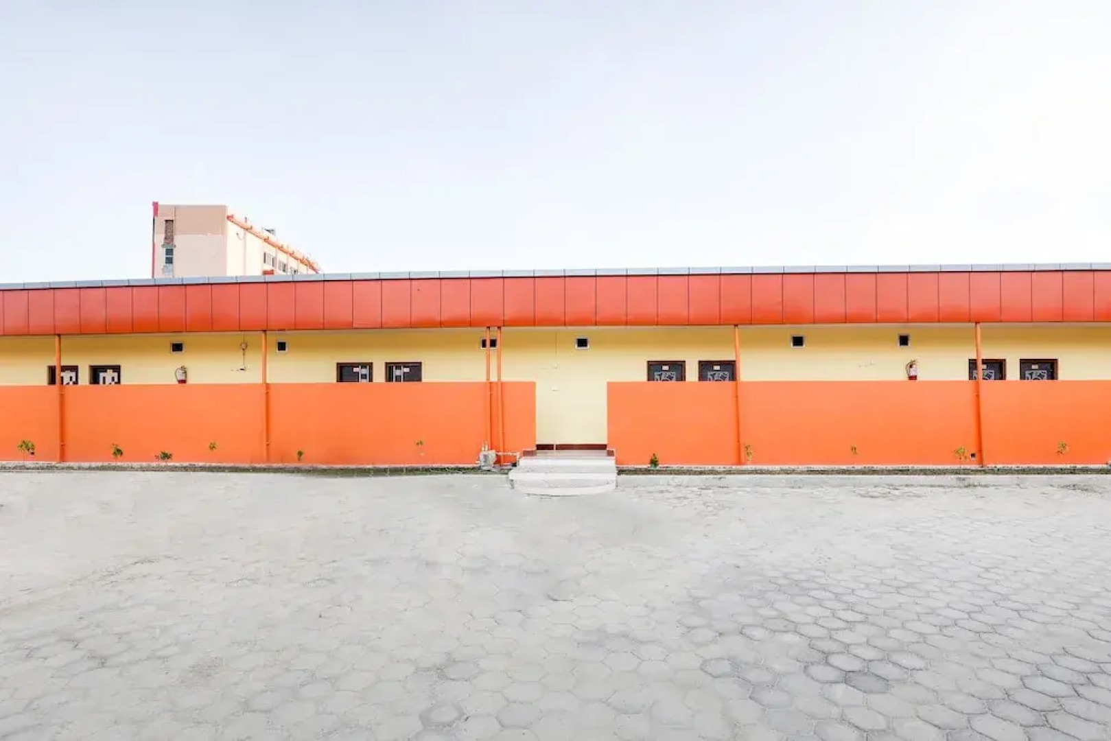 OYO 585 Hotel Raj Durbar & Navrang