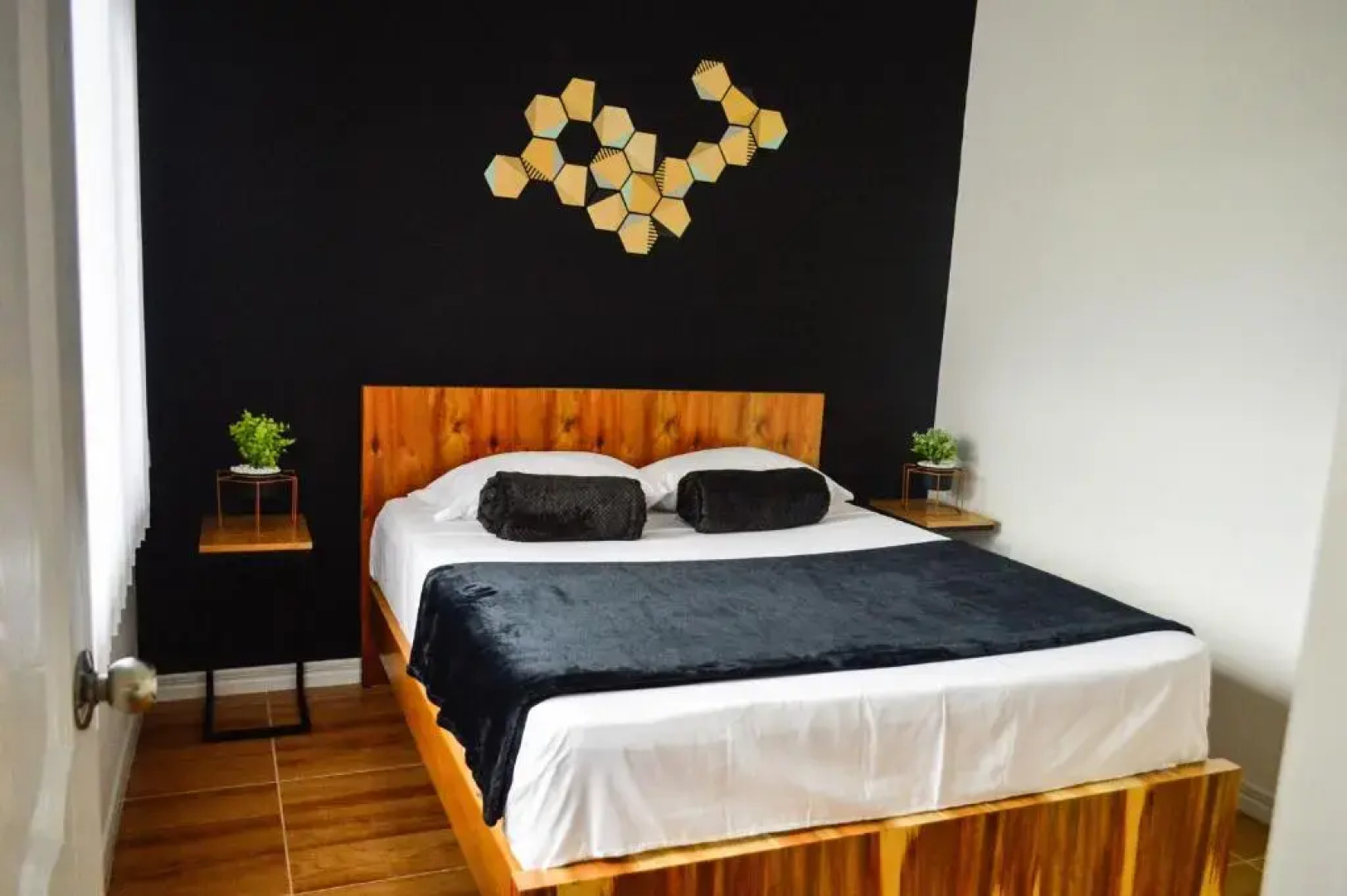 Three House Hostel Boutique