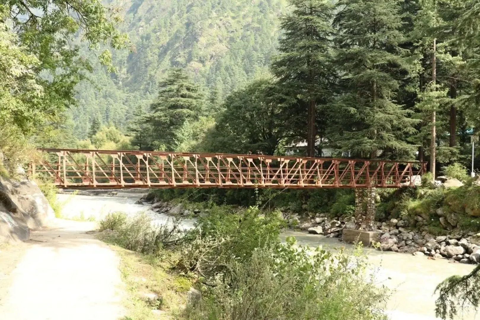 The Rainbow Inn & Cafe