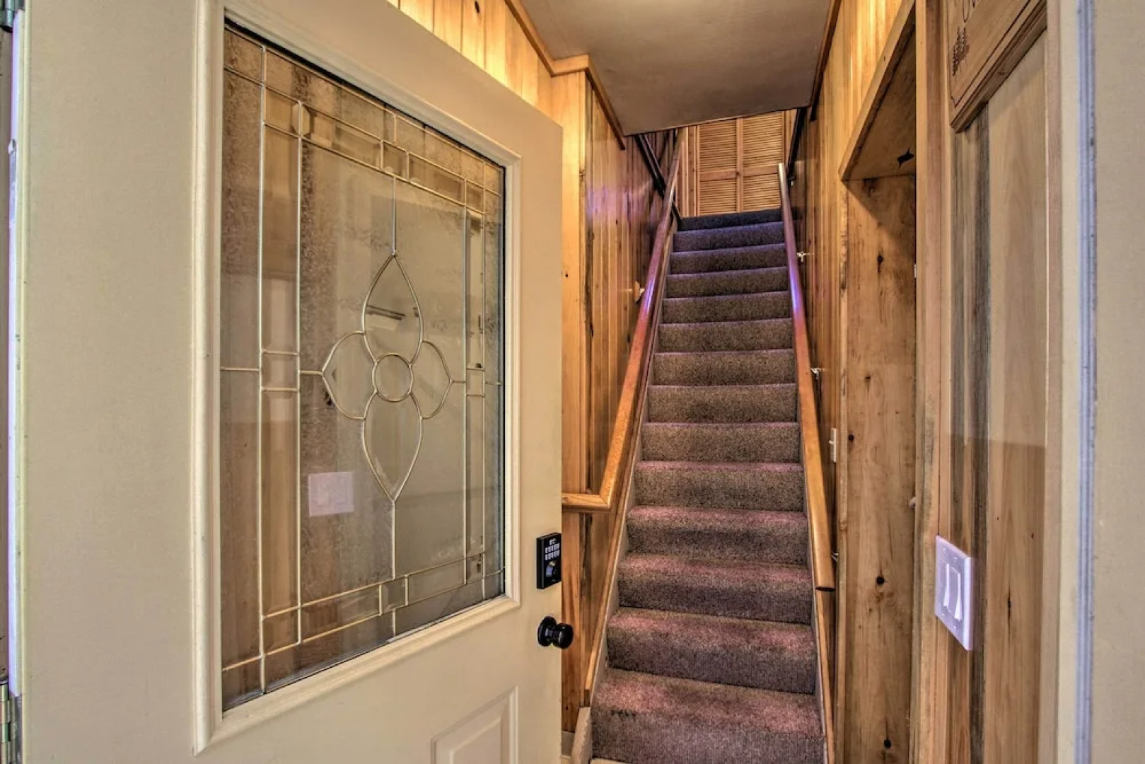 Owls Nest Studio w/ Hot Tub: Hike Nearby!