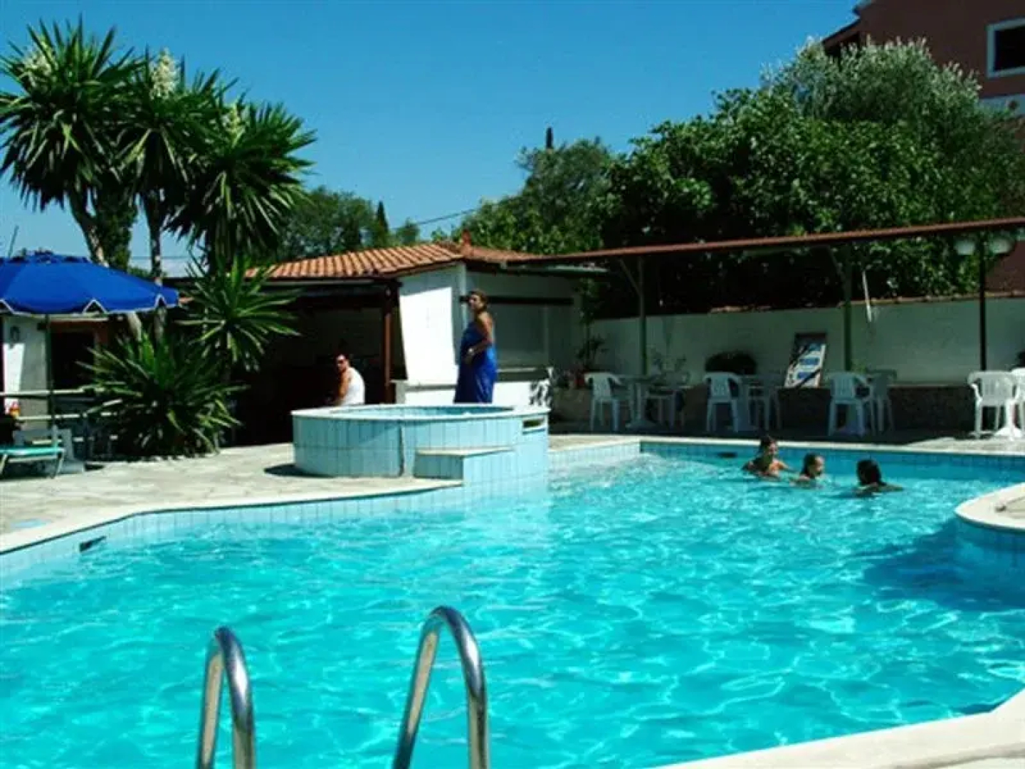 Marinos Apartments