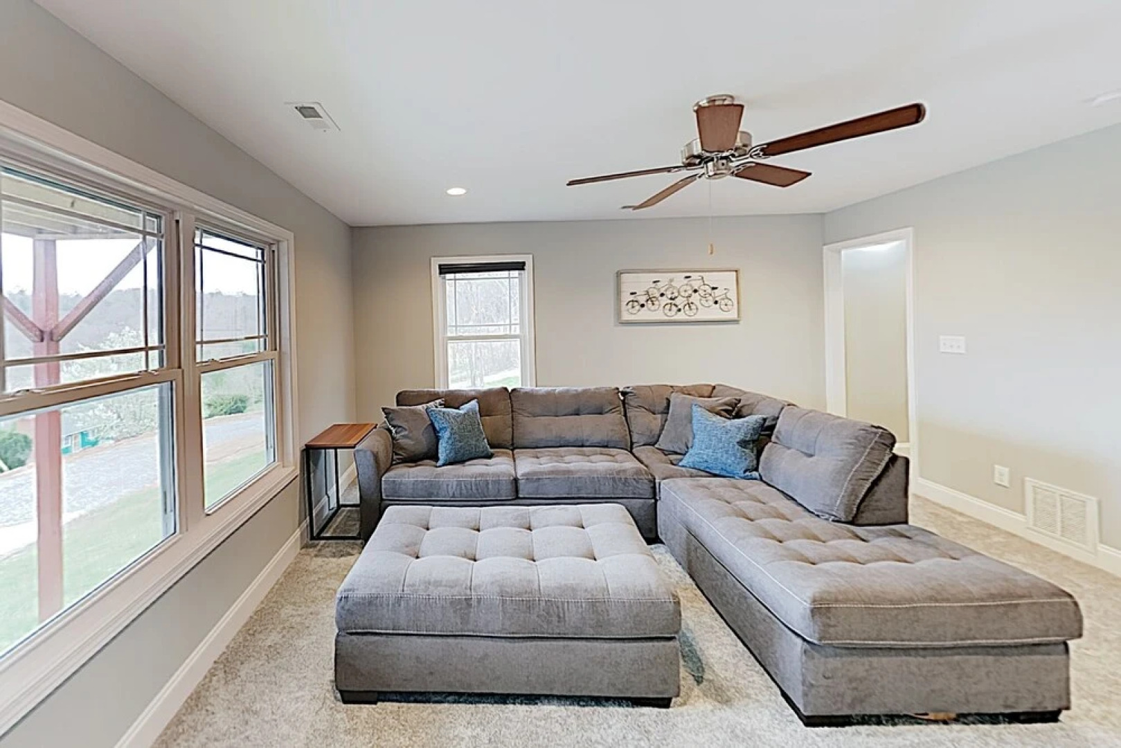 River-view Deck & Hot Tub! Minutes To Downtown 3 Bedroom Home