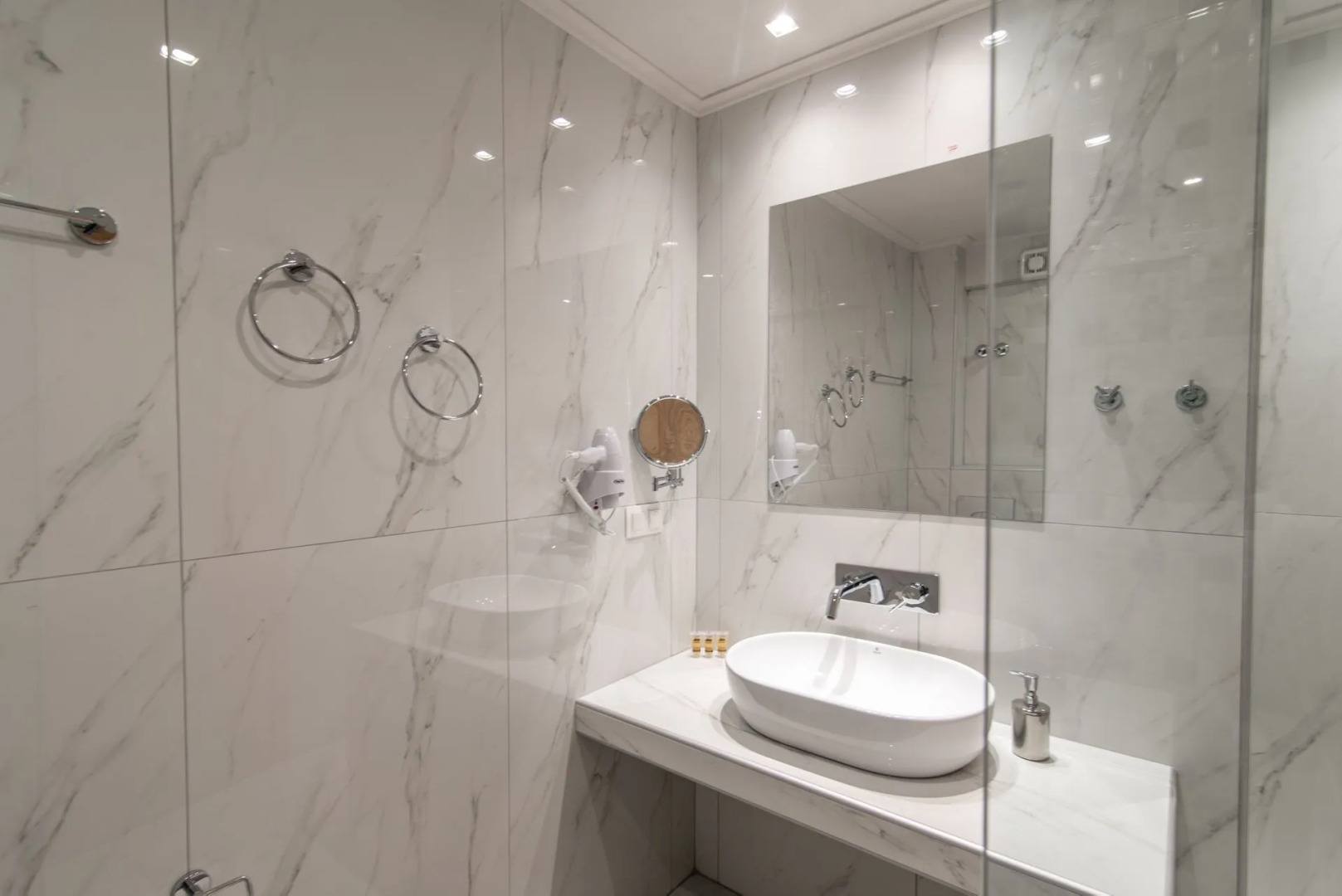 Sintrivanis Beach Resort