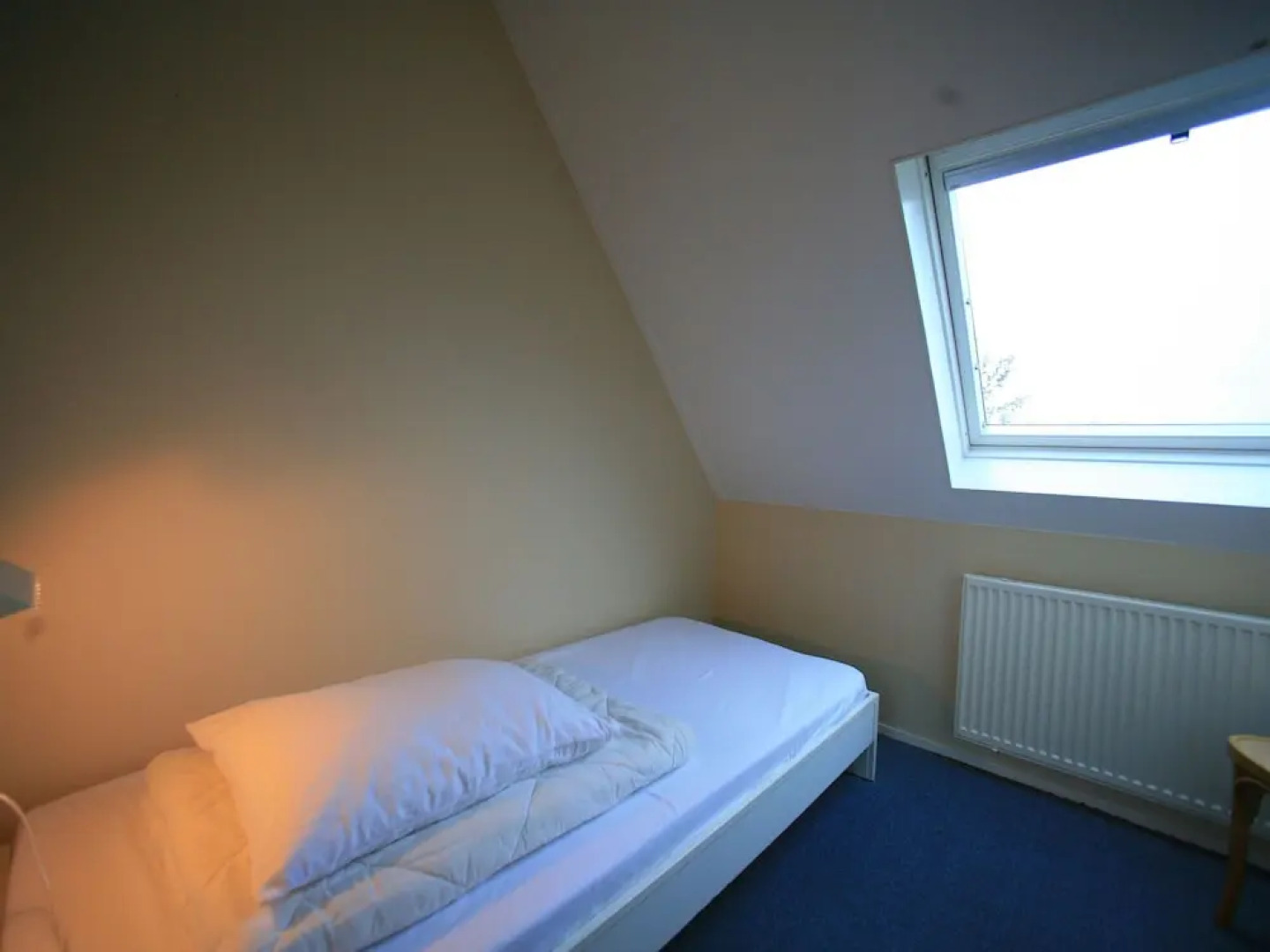 Comfortable bungalow with massage shower, within nature