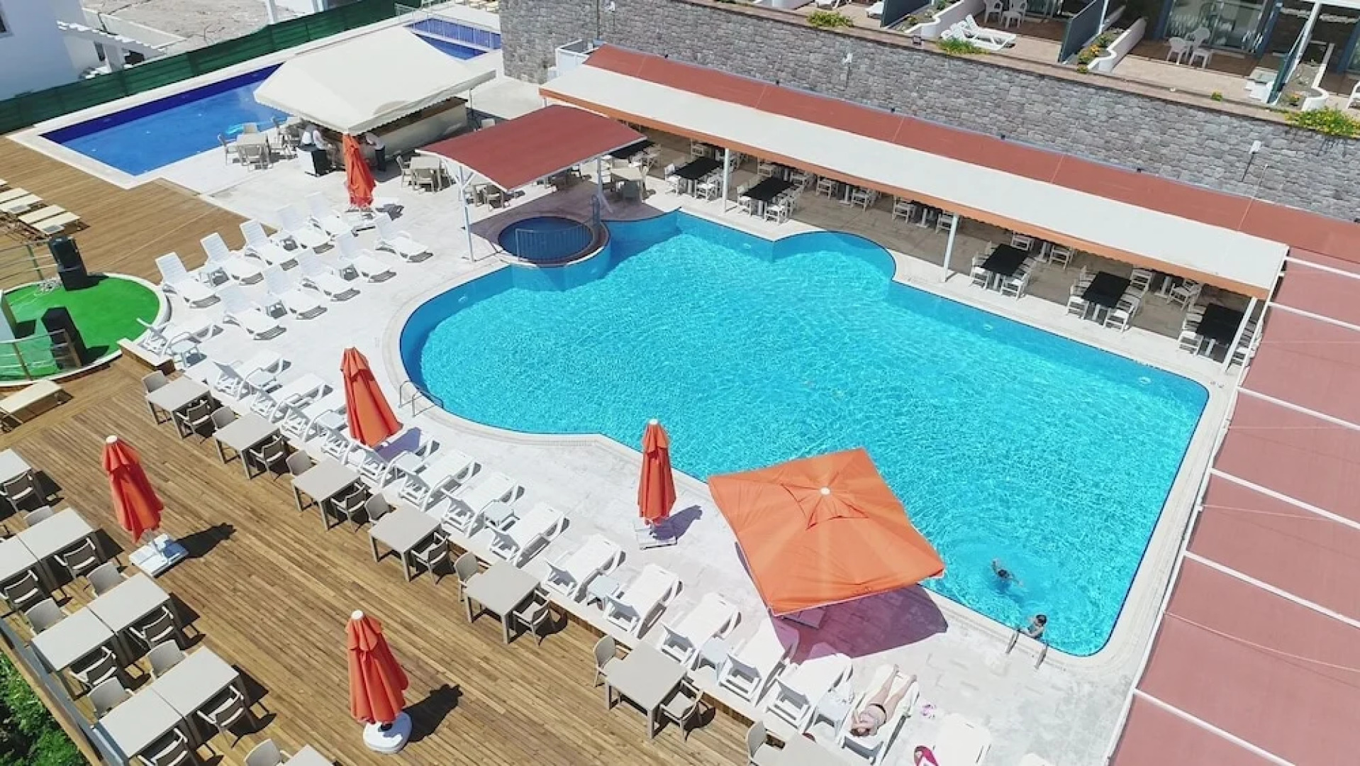 Roxx Suite Deluxe & Spa Hotel