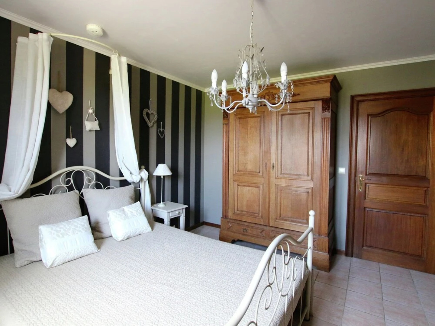 House With 4 Bedrooms in Bertrix, With Enclosed Garden and Wifi