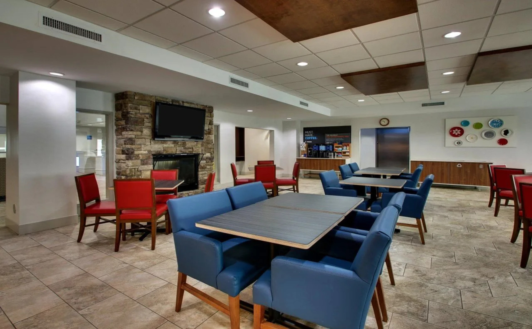 Holiday Inn Express & Suites Waukegan by IHG