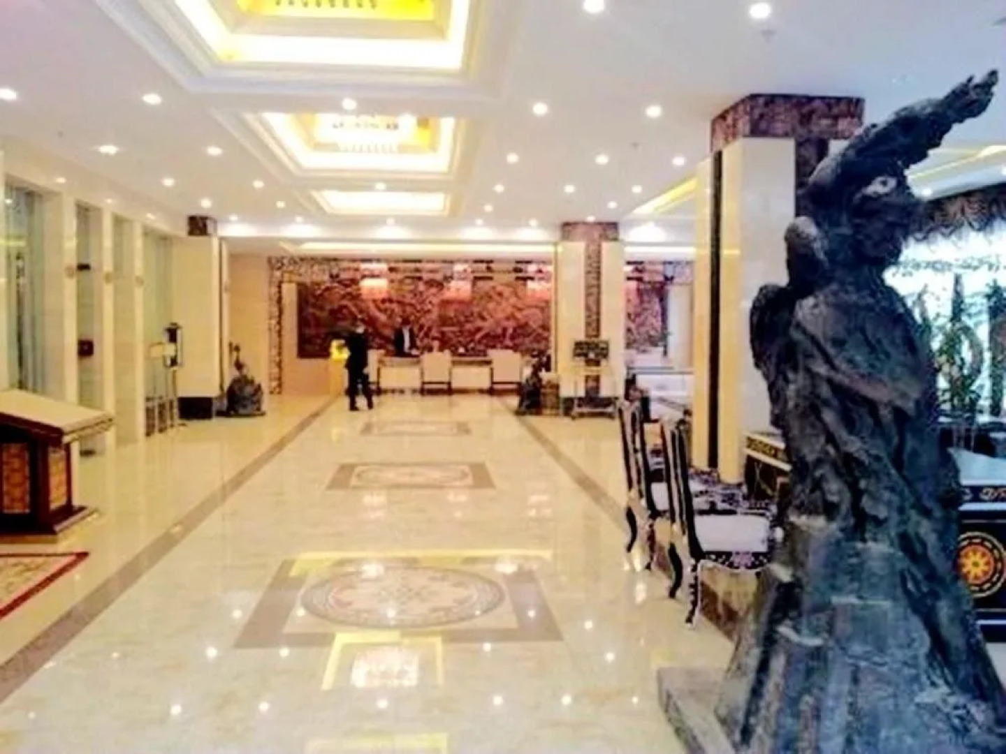 Xichang Cloizon Hotel