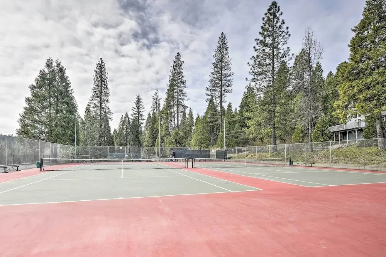 Game Room & Deck: Oso Cozy Cabin in Arnold!