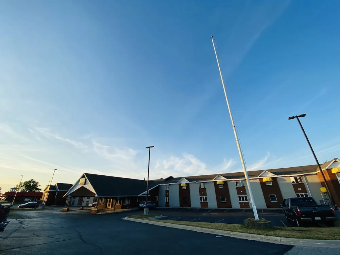 Fleetwood Inn & Suites