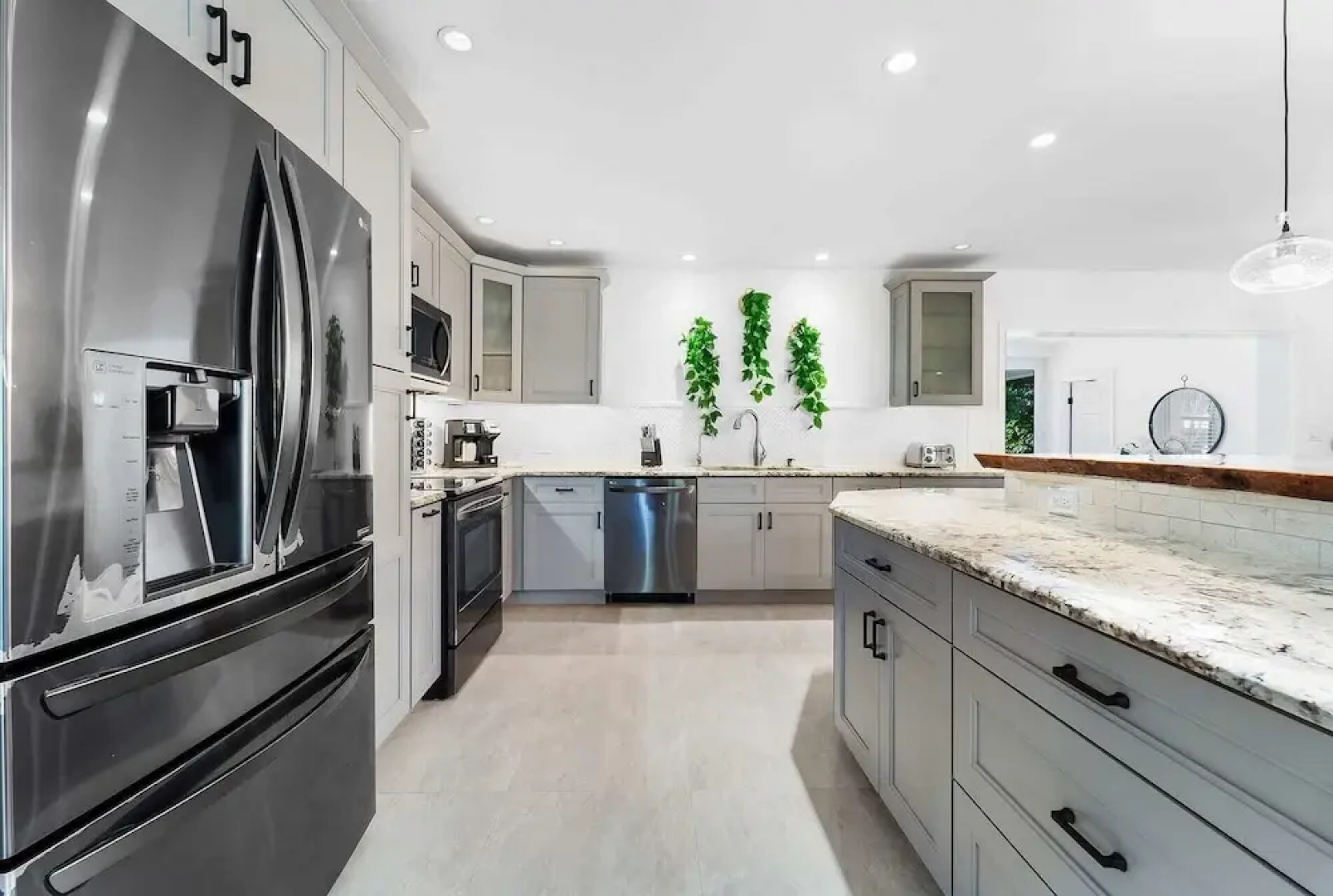 Spacious 8BR w/ Guesthouse + Pool & Tons of Games