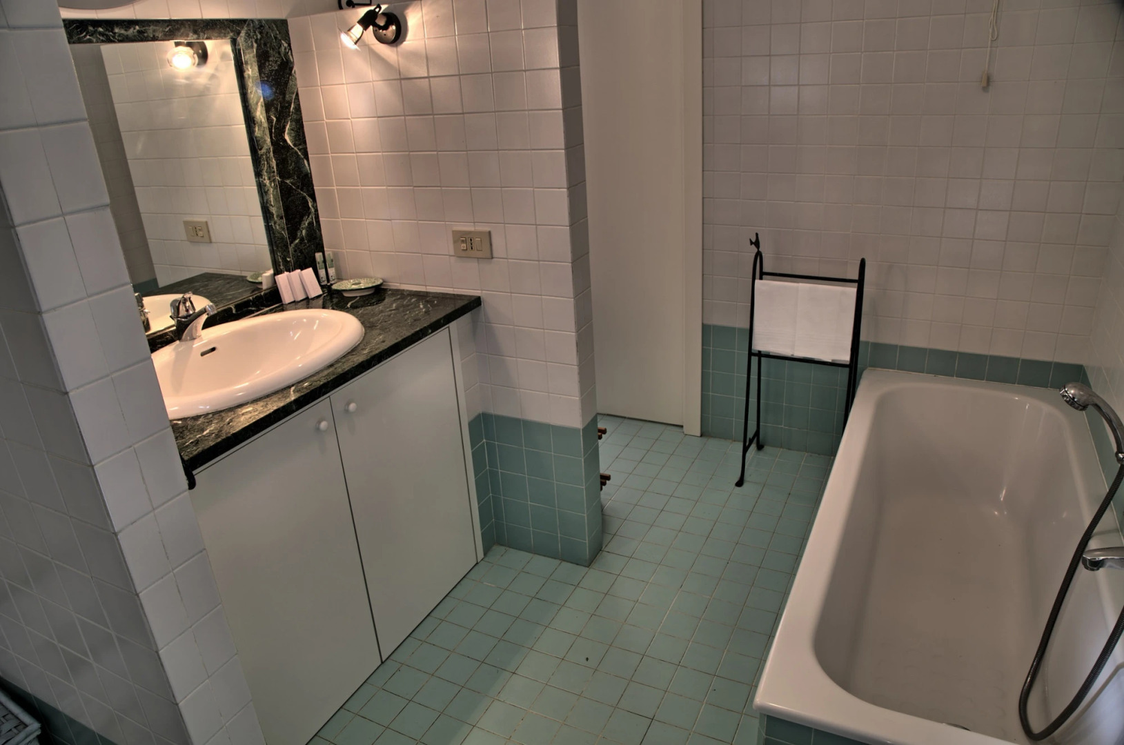 Villa Glicini - delightful cottage with pool