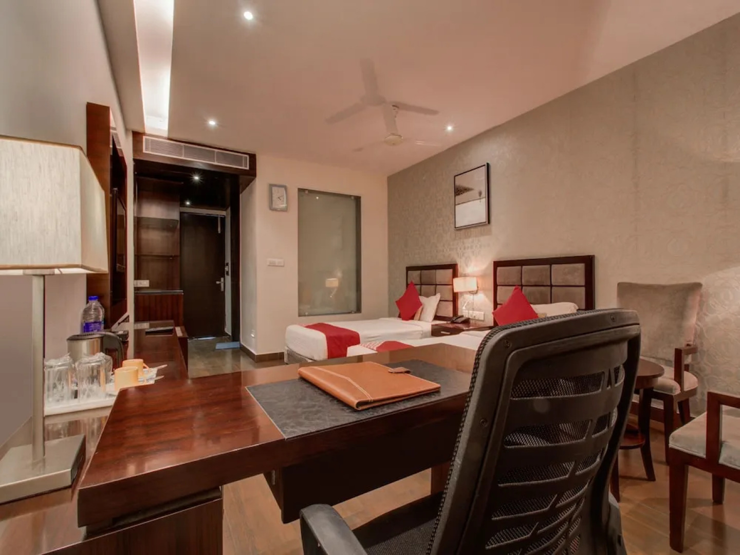 OYO 3575 The Wave International