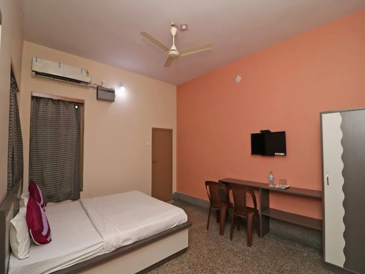 Spot On 39527 Hotel Saraogi