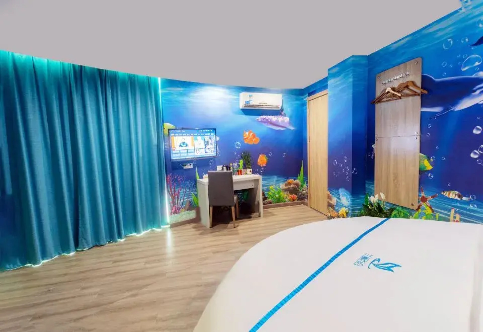 Baihe Hotel (Yangxi West Lake Branch)