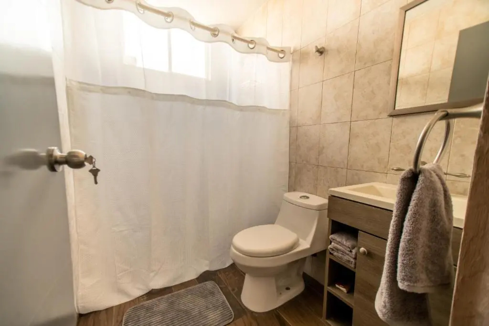 Depto. Hangar 4 col. Unidad Nacional Plaza Jalisco.