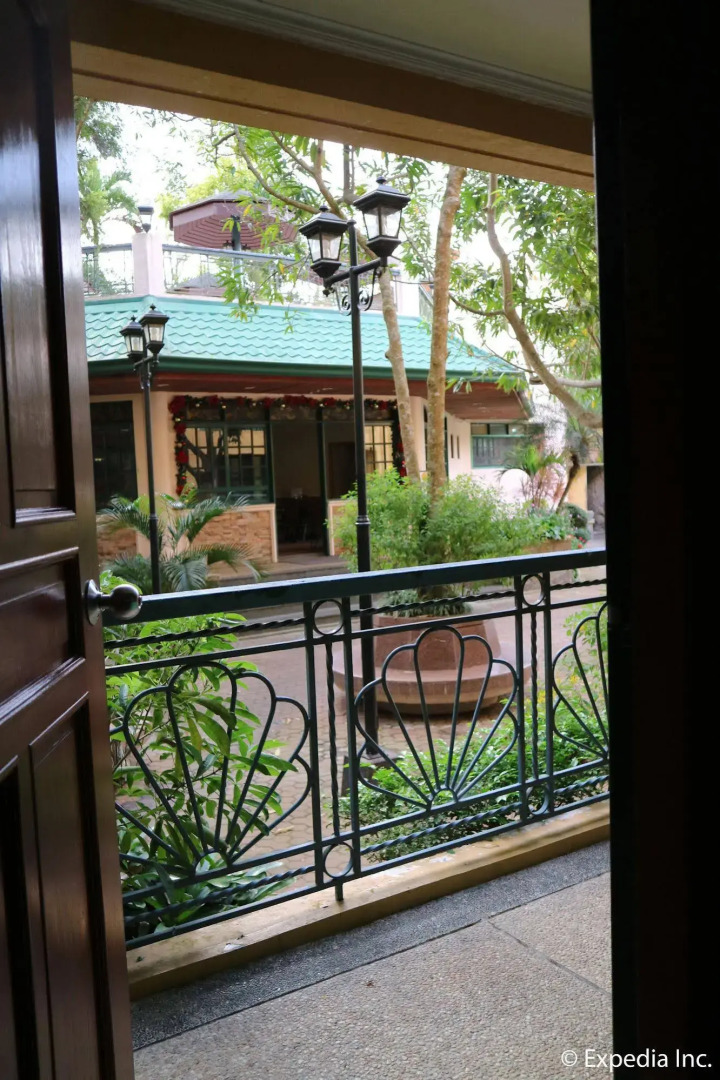 Sunrise Holiday Mansion