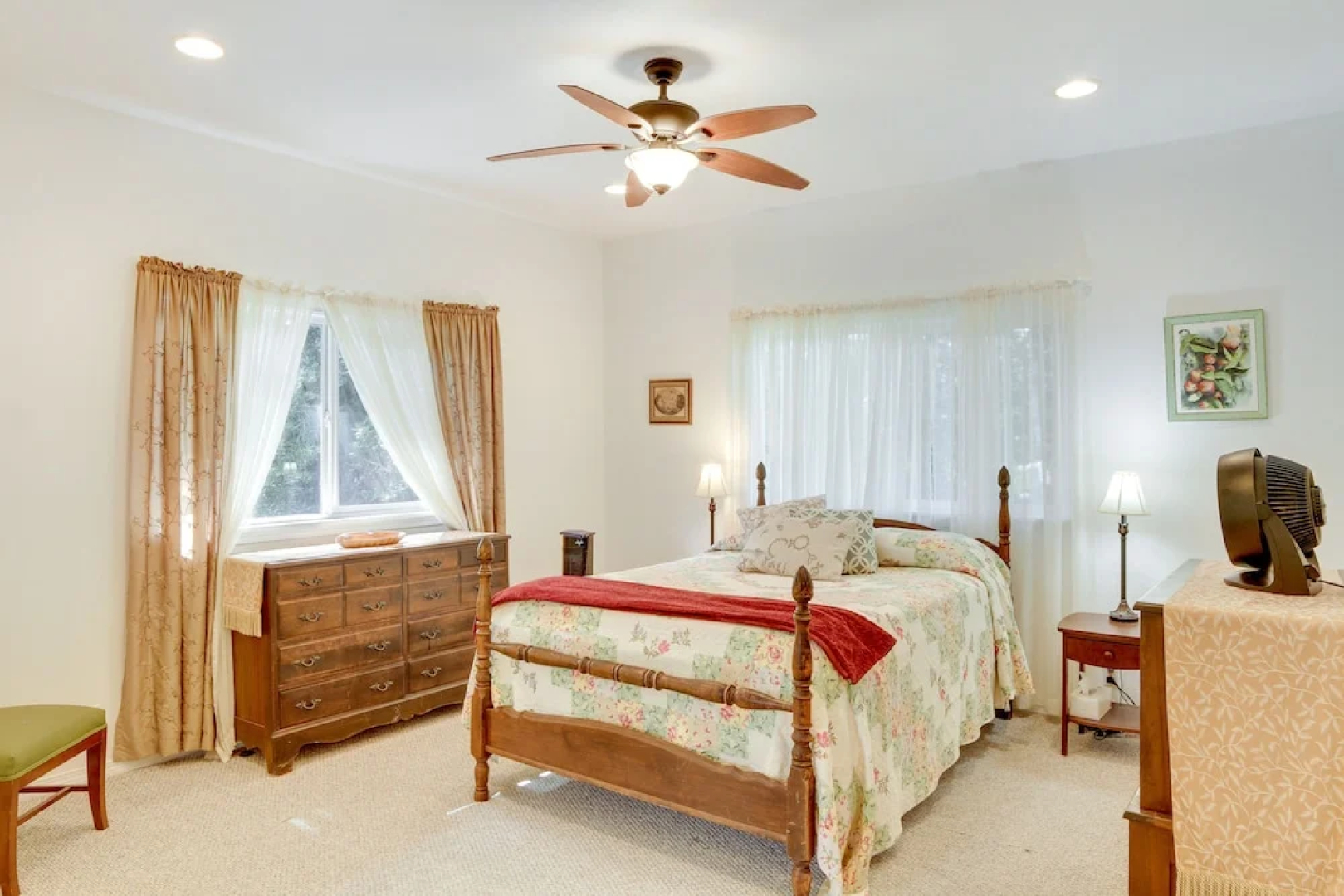 Paradise Park Vacation Rental ~ 4 Mi to Shoreline!