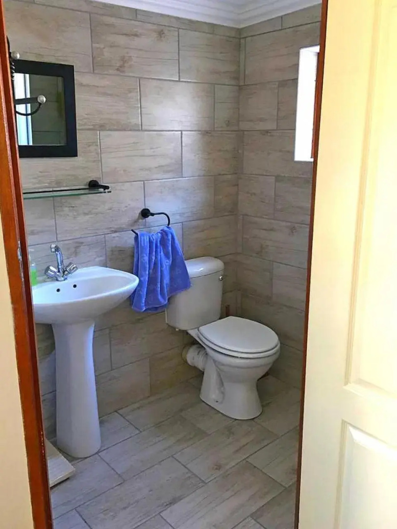 8 on Main (Adults Only)