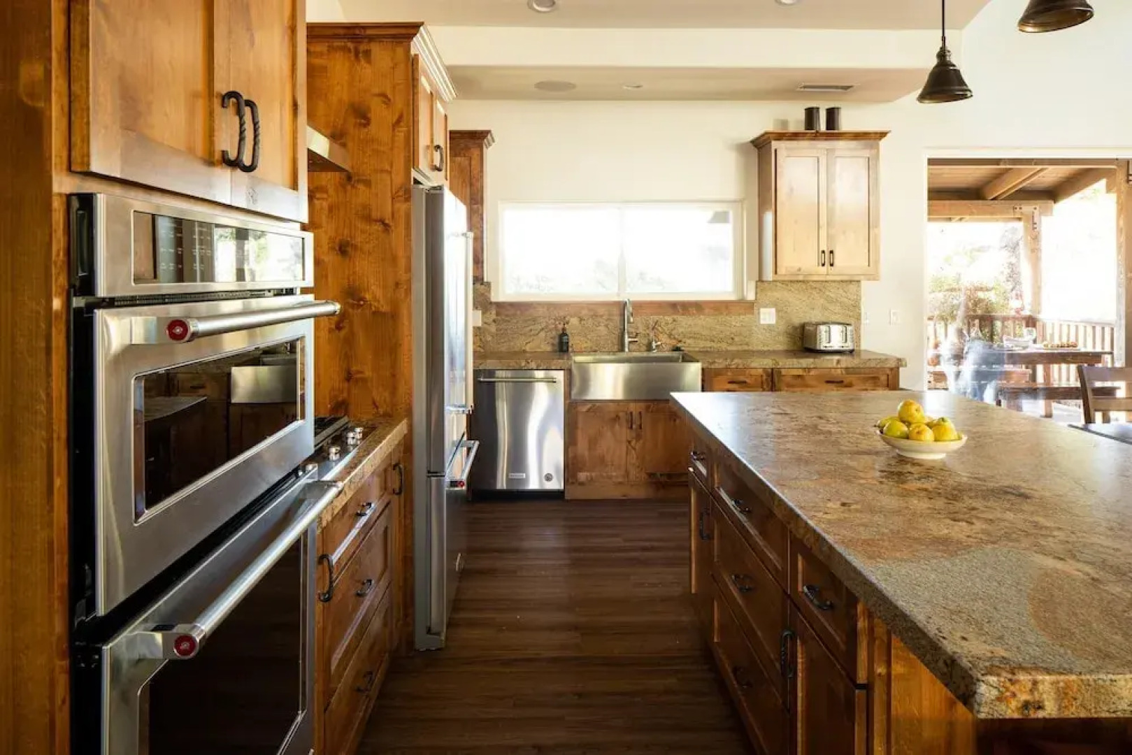 Emerson by AvantStay | Secluded Home - 125 Acres w/ Hiking, Hot Tub & Patio