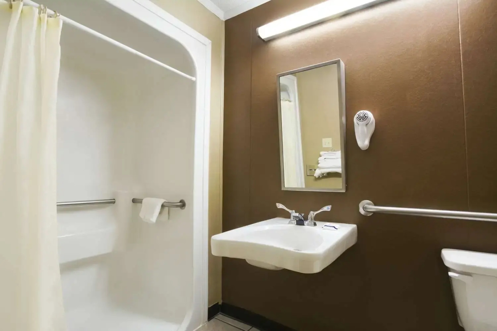Microtel Inn & Suites by Wyndham Columbia Two Notch Rd Area