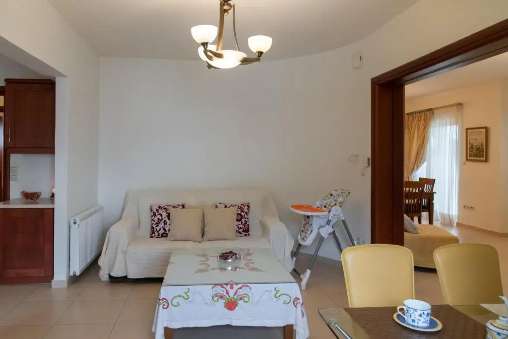 Rose's House (Near Airport)