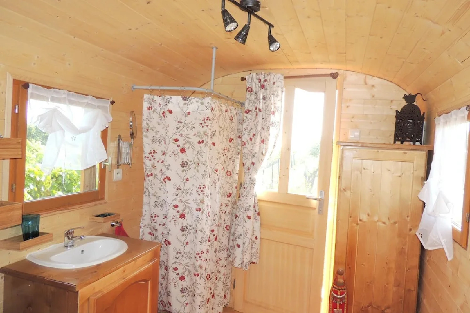 House With 2 Bedrooms in Modène, With Wonderful Mountain View, Private