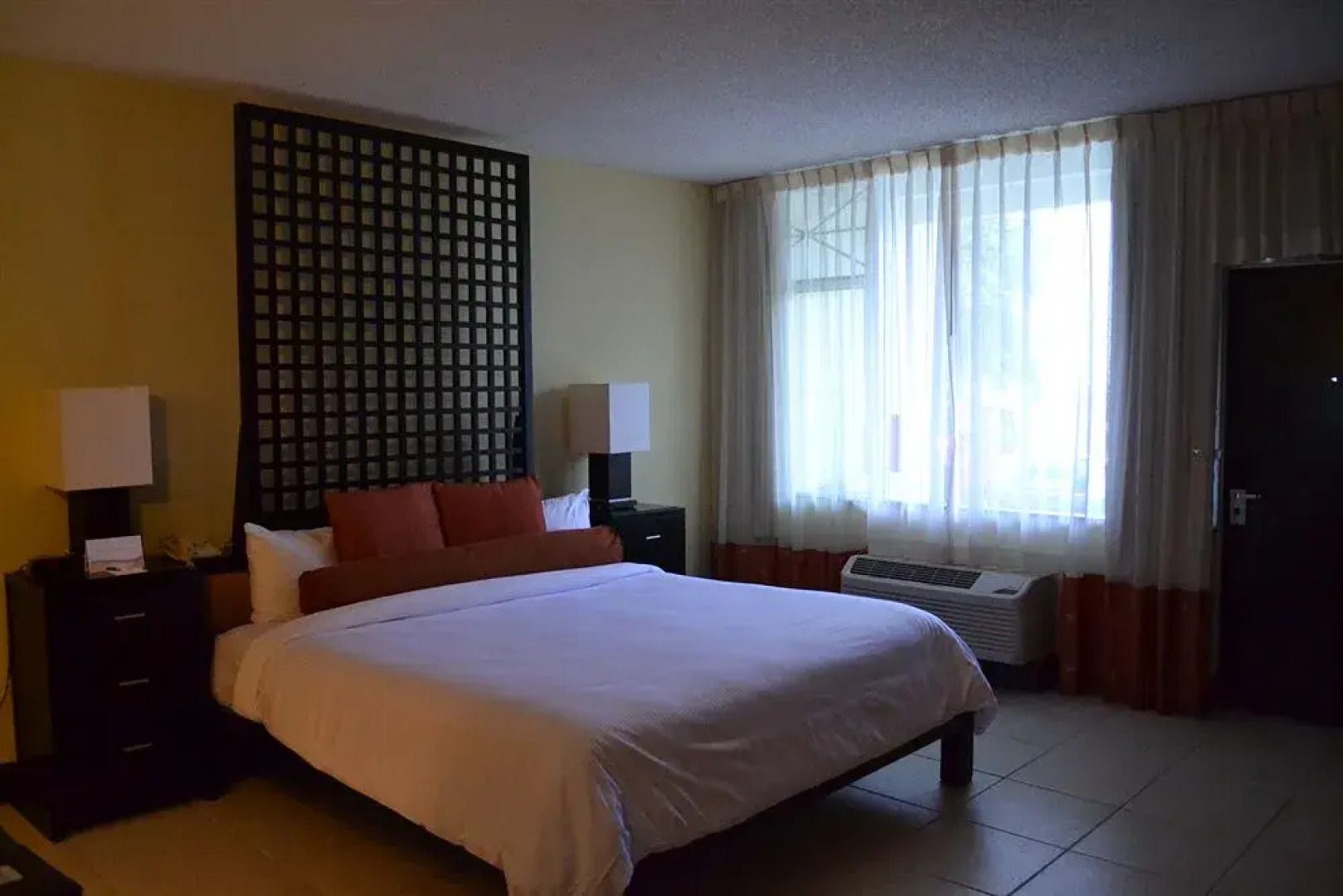 Harborside Suites at Little Harbor