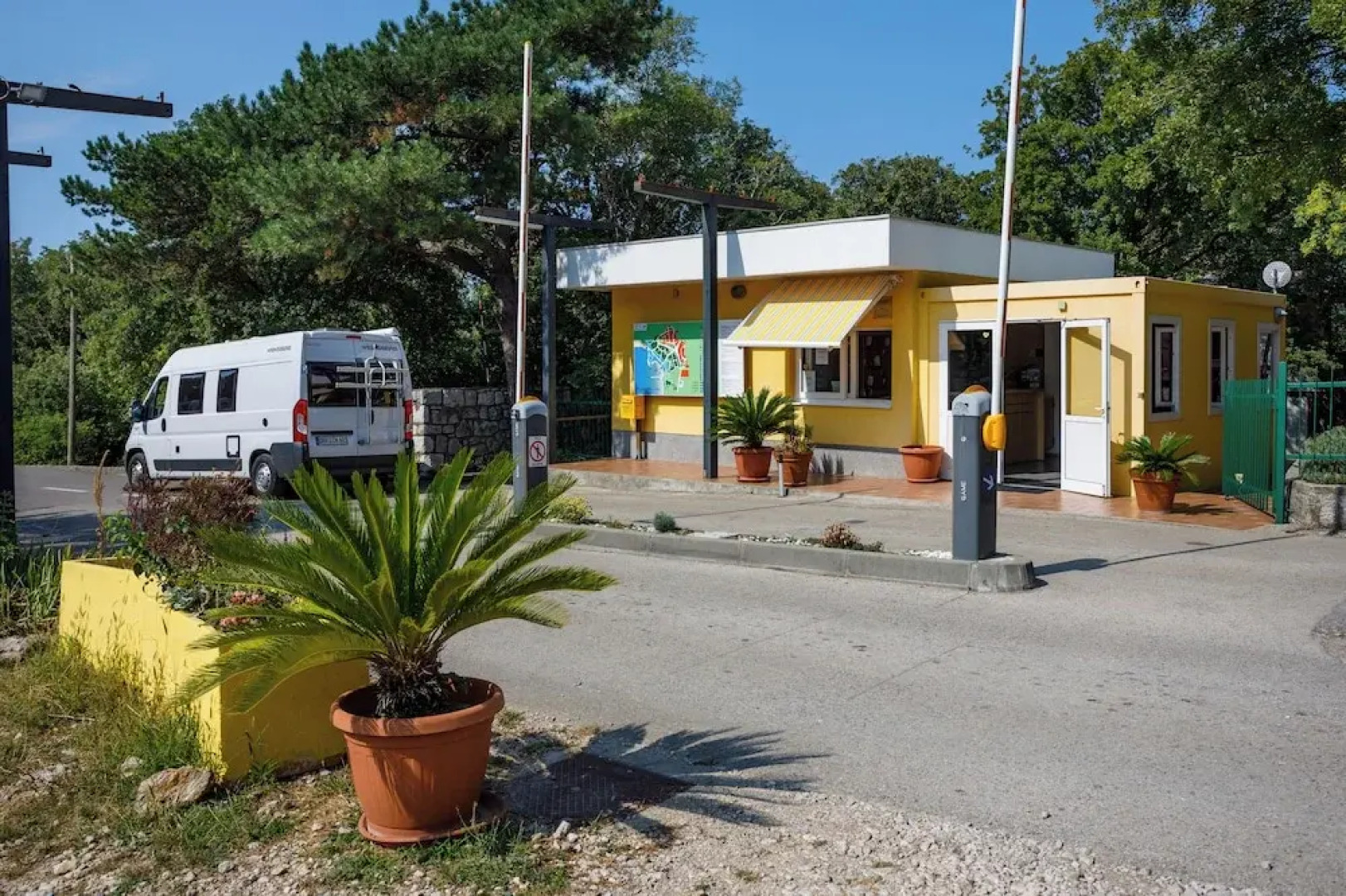 Holiday Homes Oštro