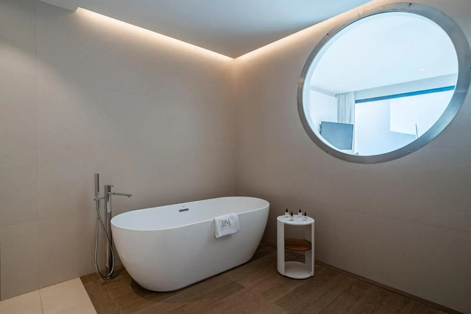 Royal Marina Suites Boutique Hotel