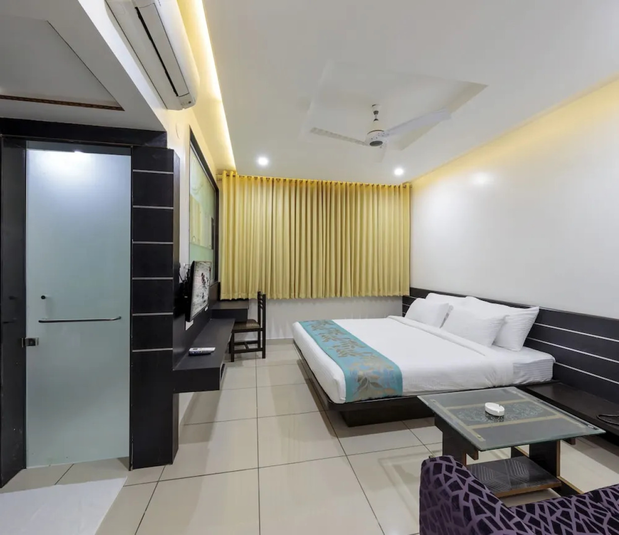 Capital O 3285 Hotel Radiant