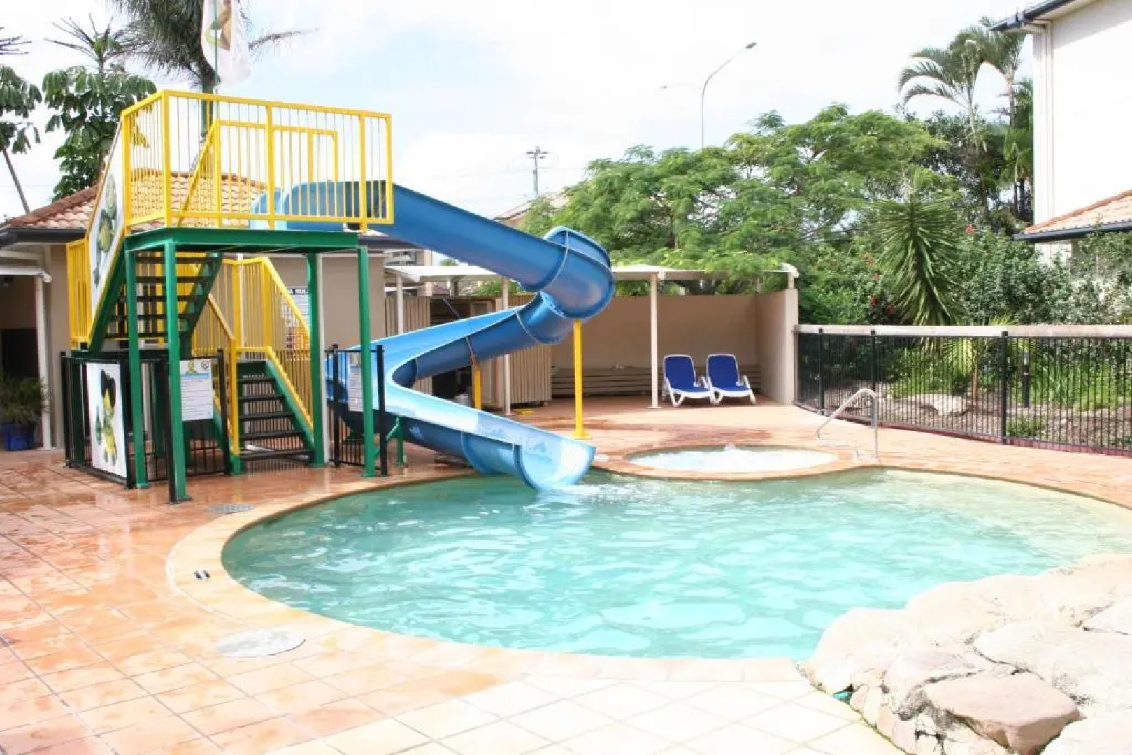 Mermaid Beach Apartment