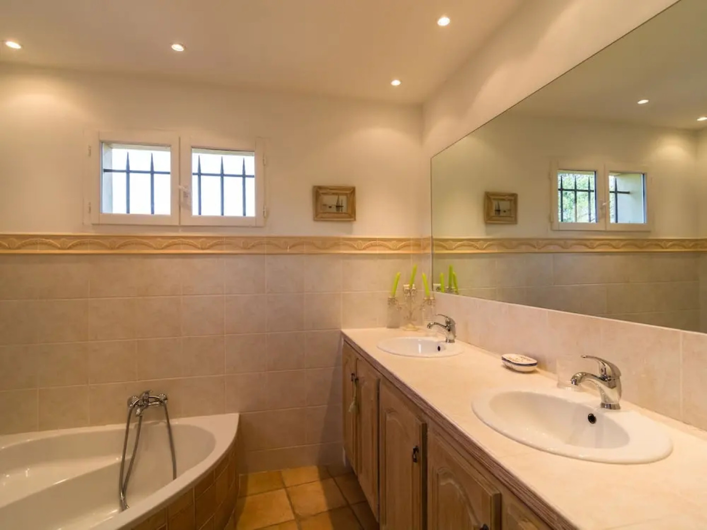 Luxurious Villa With Internet and Private Swimming Pool, Near Grasse