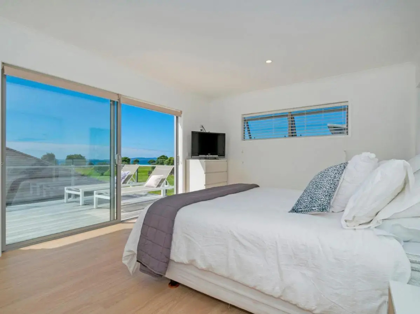 Coastal Pearl - Matarangi Holiday Home