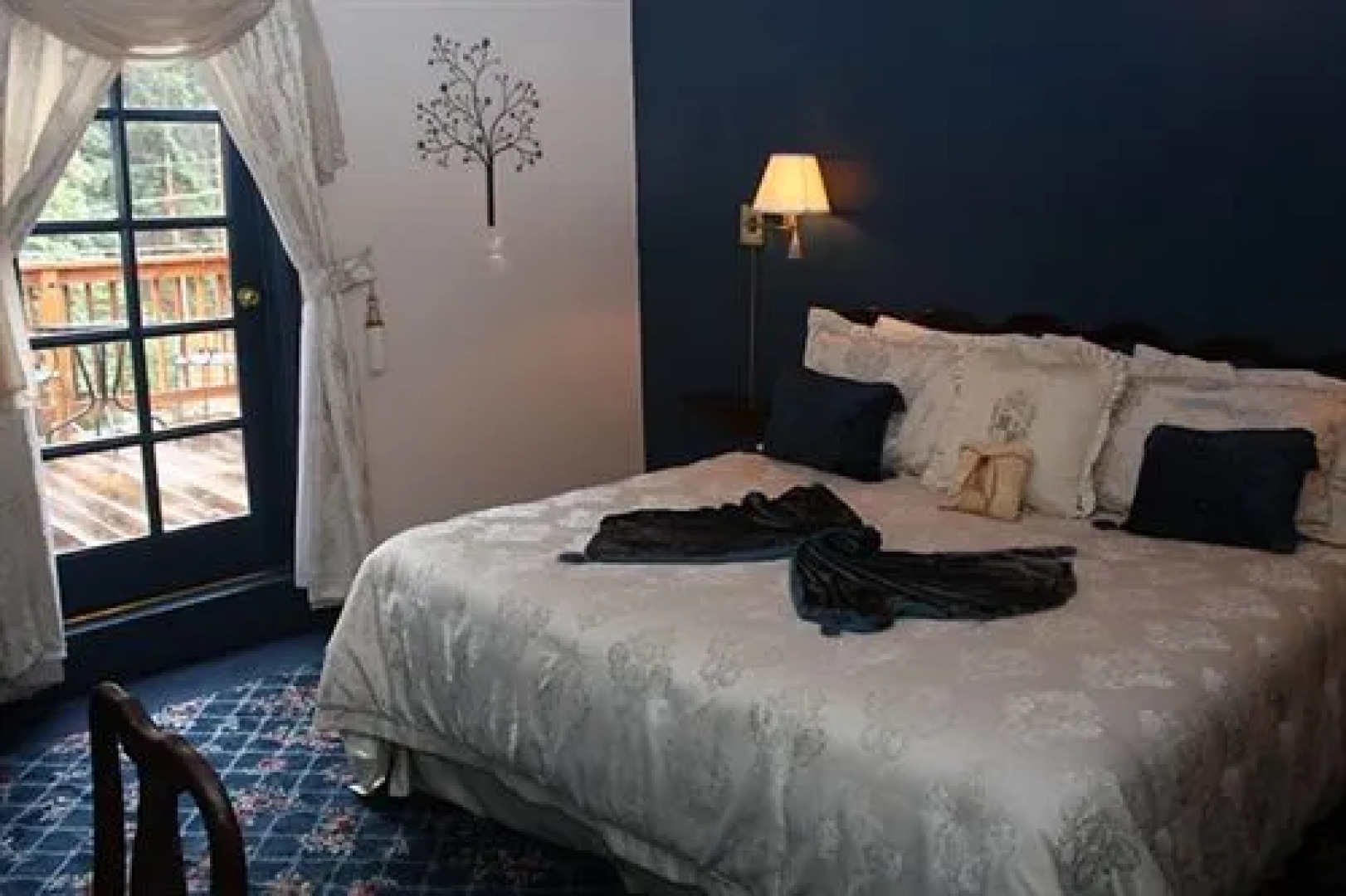 The Historic Brook Forest Inn